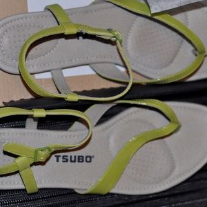 Tsubo Green Patent Slip on Sandals, New in Box 10